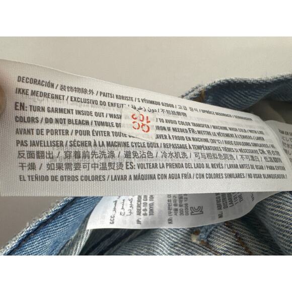 Abercrombie & Fitch Boyfriend Jean Denim Short Womens 25 0 Distressed Light Wash - Picture 6 of 6